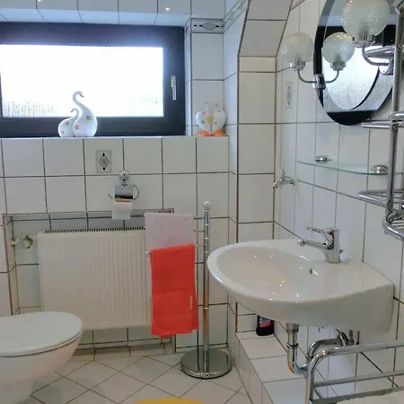 Apartamento Cozy Apartment In Pracht Near The Lake *