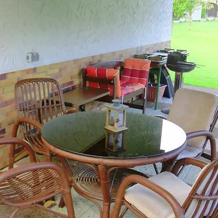 Cozy Apartment In Pracht Near The Lake *